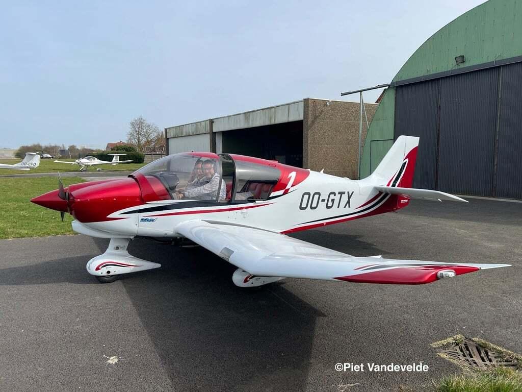 Robin DR401