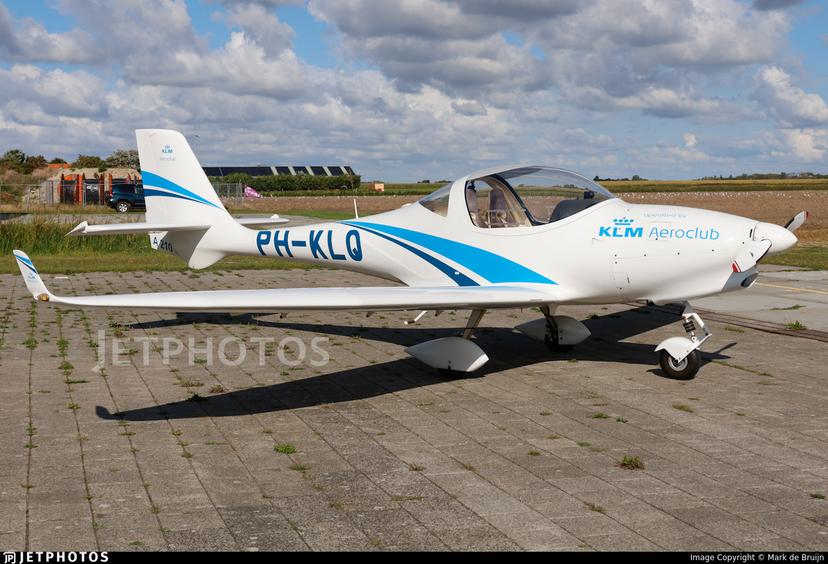 Aquila A210
