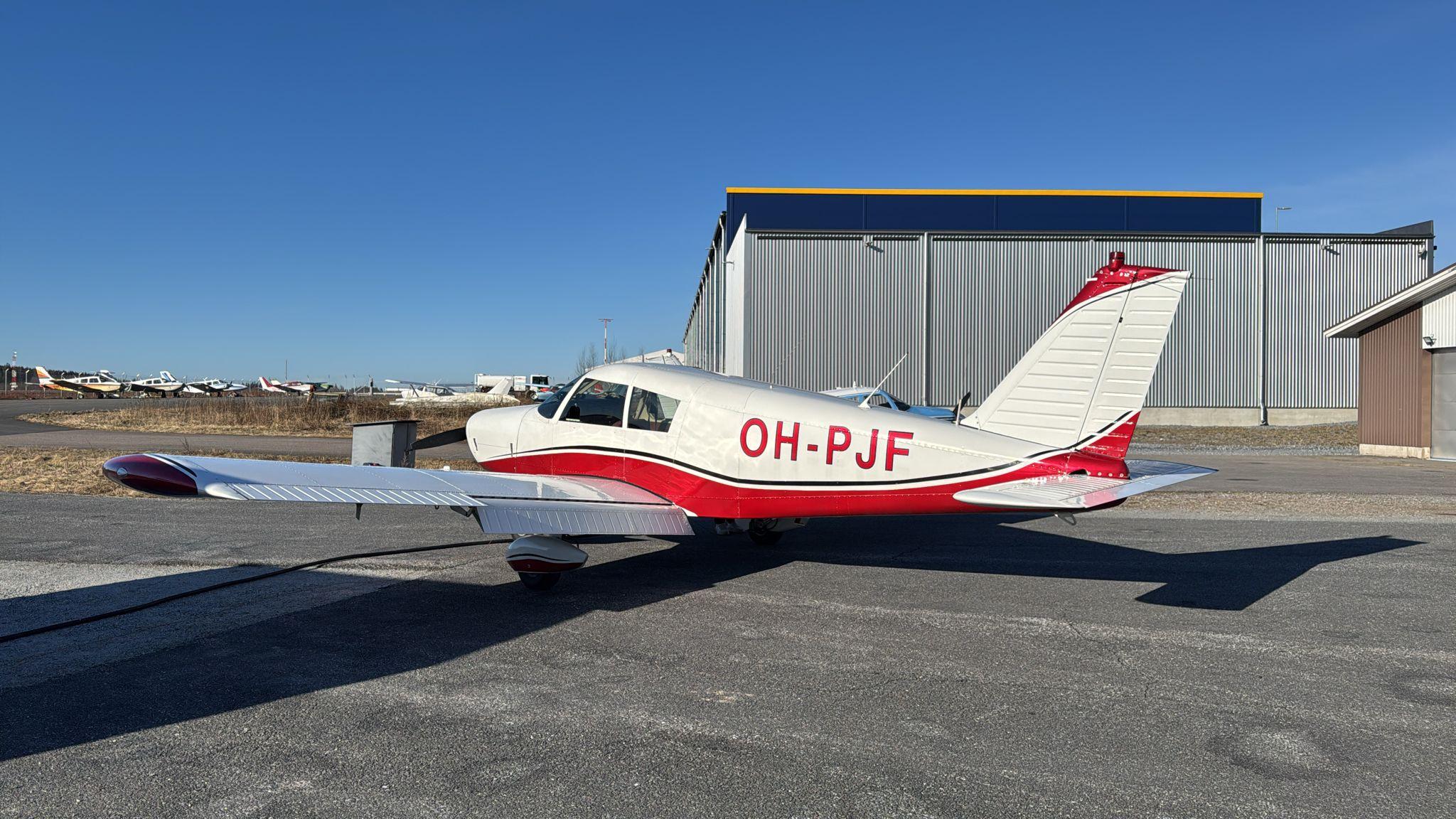 Piper PA-28-140 Cherokee